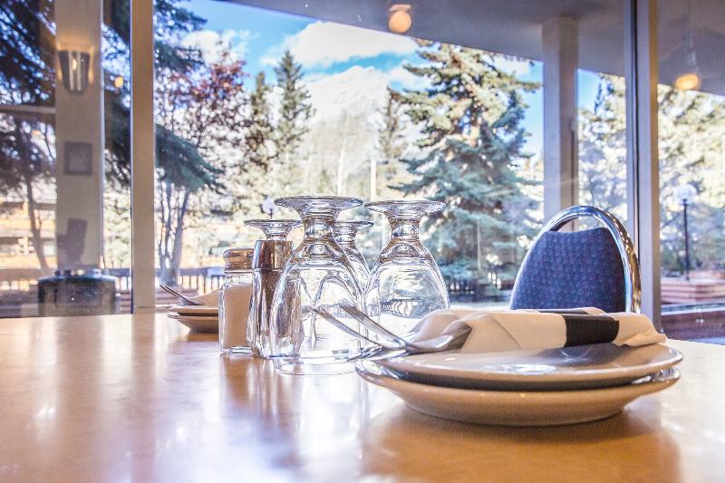 Banff Voyager Inn Ngoại thất bức ảnh